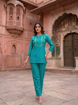 Women's Rama Green Embroidered Cotton Short Kurti with Trousers Co-ord Set Manufacturer Wholesale in Jaipur